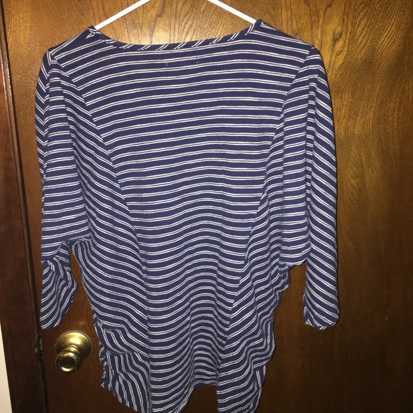 Old Navy 3/4 sleeve top navy & white stripes - Picture 2 of 6